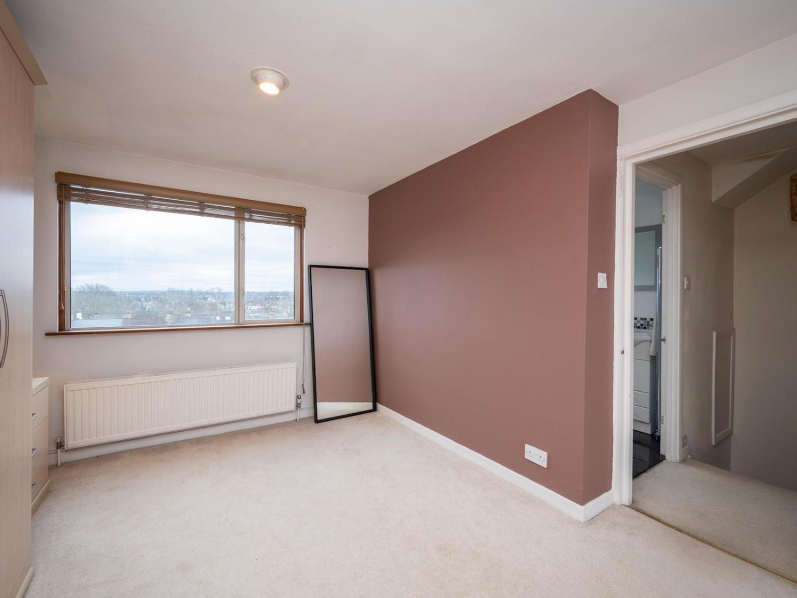 Spacious 3bedroom House Near Crystal Palace Pass The Keys *
